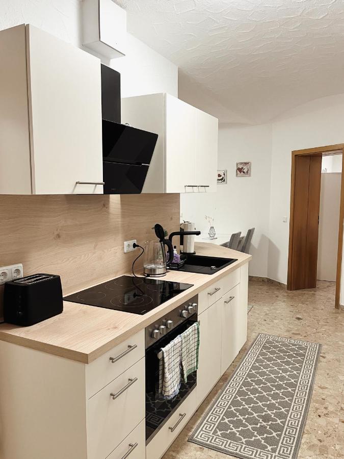 Bohnapartments Elisa - Wohlfuehlapartment Mit 2 Gratis Parkplaetzen Und 3 Schlafzimmern - Wlan - Vollausstattung Erfurt Ngoại thất bức ảnh