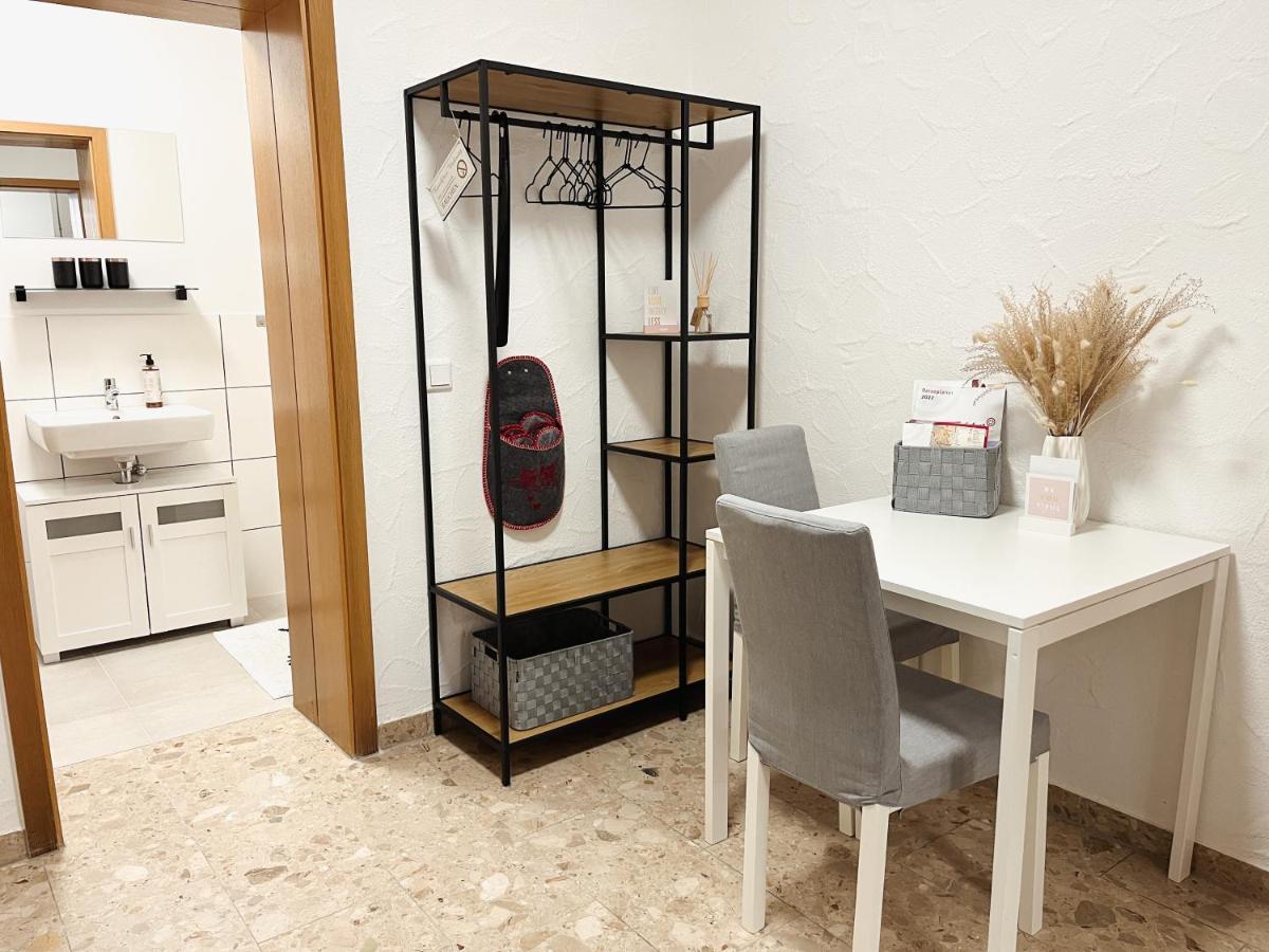 Bohnapartments Elisa - Wohlfuehlapartment Mit 2 Gratis Parkplaetzen Und 3 Schlafzimmern - Wlan - Vollausstattung Erfurt Ngoại thất bức ảnh