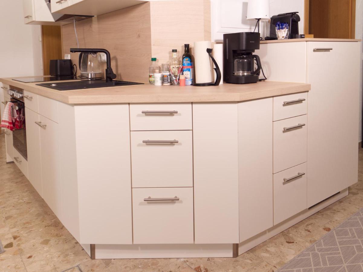Bohnapartments Elisa - Wohlfuehlapartment Mit 2 Gratis Parkplaetzen Und 3 Schlafzimmern - Wlan - Vollausstattung Erfurt Ngoại thất bức ảnh