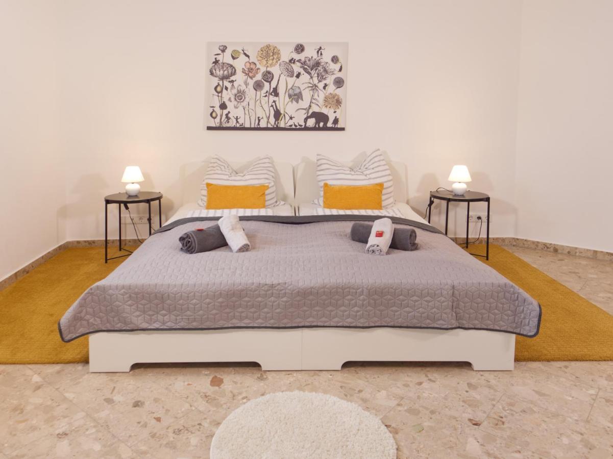 Bohnapartments Elisa - Wohlfuehlapartment Mit 2 Gratis Parkplaetzen Und 3 Schlafzimmern - Wlan - Vollausstattung Erfurt Ngoại thất bức ảnh