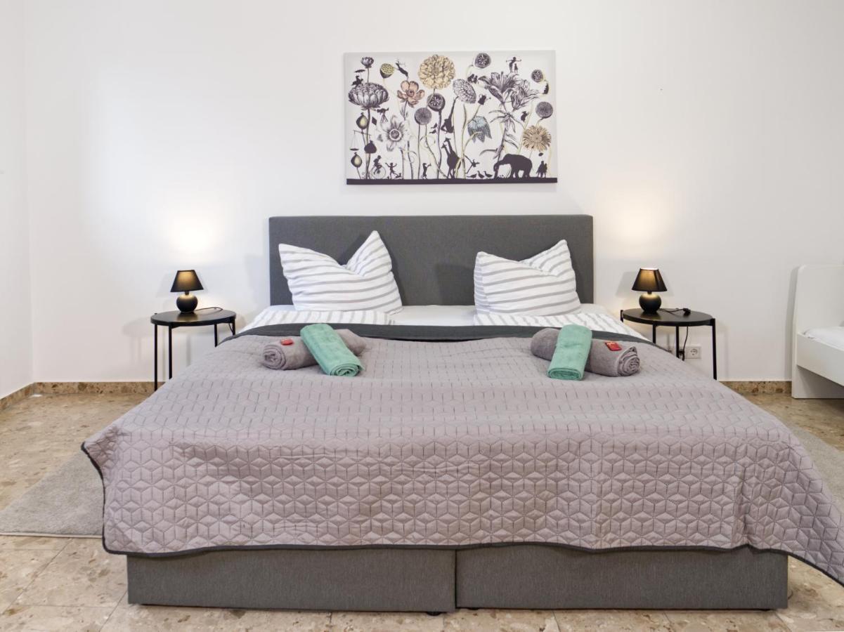 Bohnapartments Elisa - Wohlfuehlapartment Mit 2 Gratis Parkplaetzen Und 3 Schlafzimmern - Wlan - Vollausstattung Erfurt Ngoại thất bức ảnh