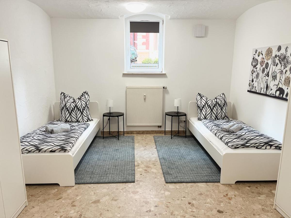Bohnapartments Elisa - Wohlfuehlapartment Mit 2 Gratis Parkplaetzen Und 3 Schlafzimmern - Wlan - Vollausstattung Erfurt Ngoại thất bức ảnh