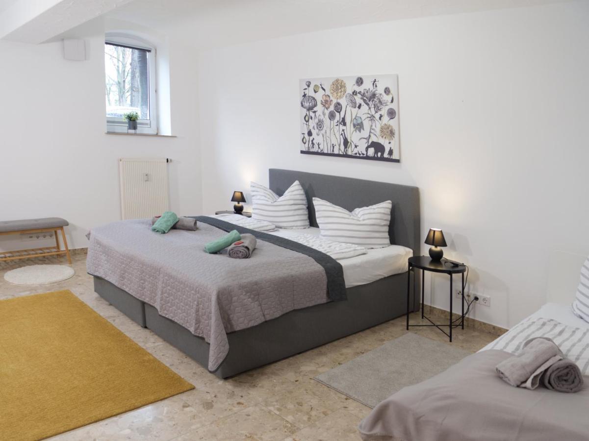 Bohnapartments Elisa - Wohlfuehlapartment Mit 2 Gratis Parkplaetzen Und 3 Schlafzimmern - Wlan - Vollausstattung Erfurt Ngoại thất bức ảnh