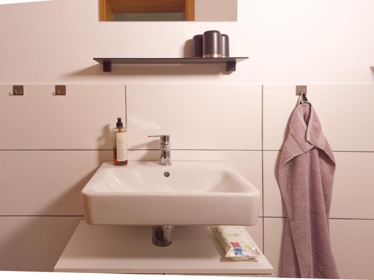 Bohnapartments Elisa - Wohlfuehlapartment Mit 2 Gratis Parkplaetzen Und 3 Schlafzimmern - Wlan - Vollausstattung Erfurt Ngoại thất bức ảnh
