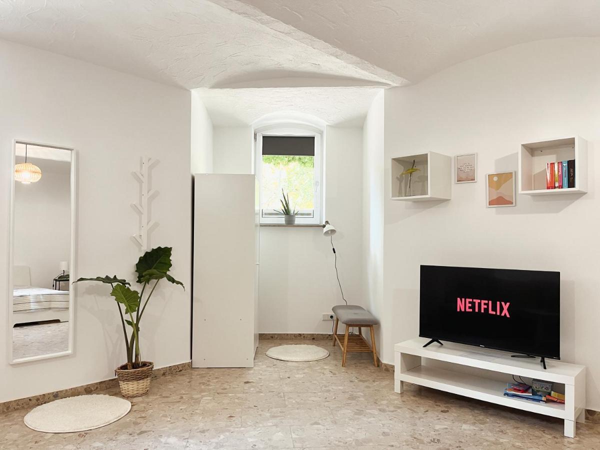 Bohnapartments Elisa - Wohlfuehlapartment Mit 2 Gratis Parkplaetzen Und 3 Schlafzimmern - Wlan - Vollausstattung Erfurt Ngoại thất bức ảnh